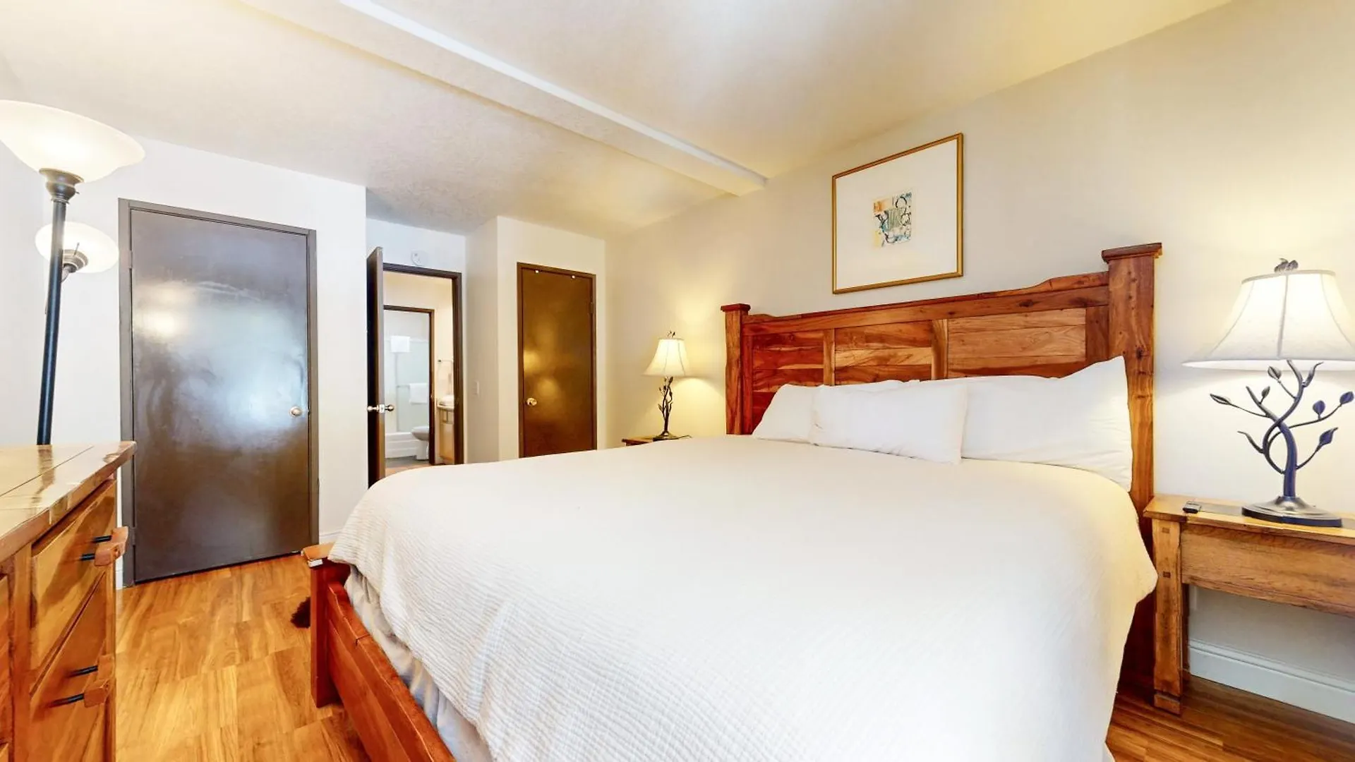 Mammoth Reservations 马姆莫斯湖